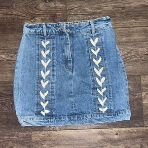 This is a cute jean skirt in perfect condition.